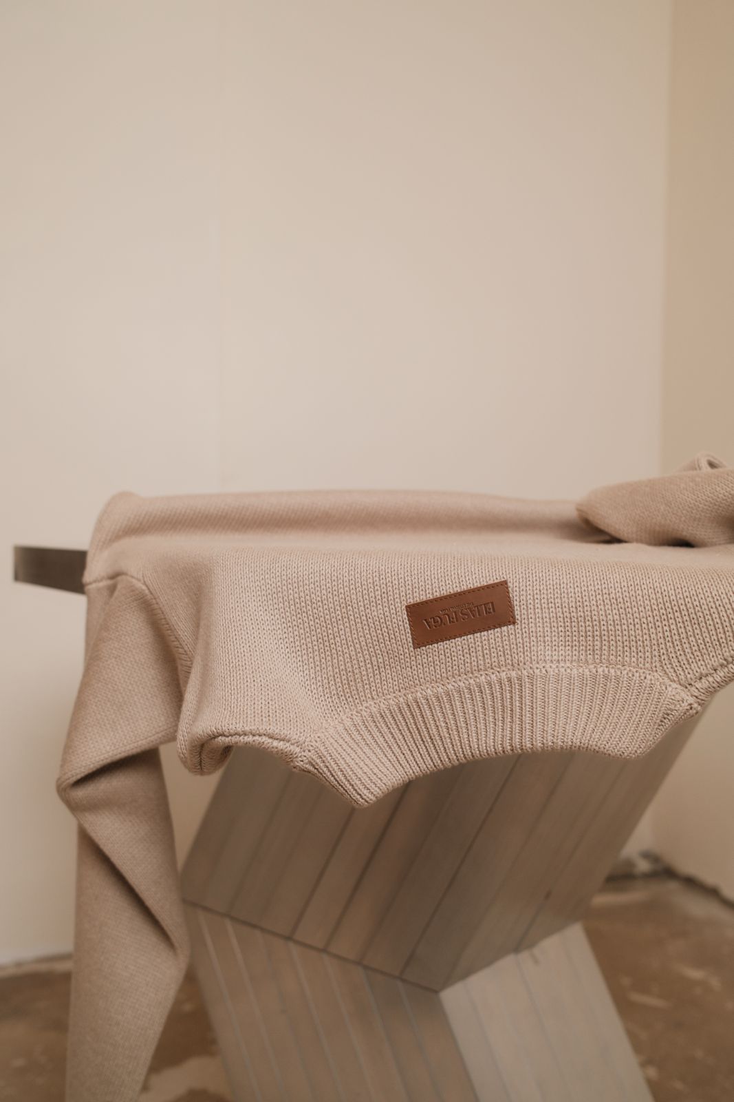 HALF ROLL KNIT